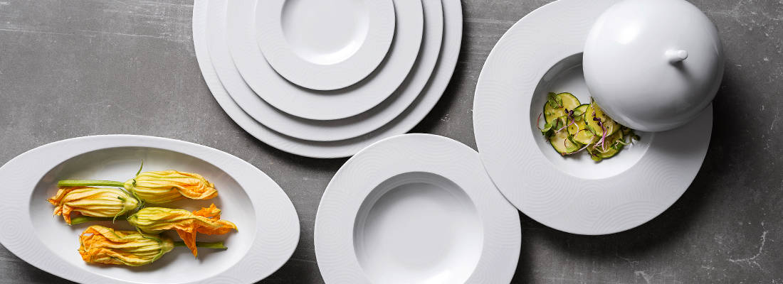 Corby Hall Ecos Round Plate | Catalog Number: 046 0010 | Dimensions: 11 3/8 in (29 cm)